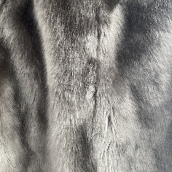 Isda & Co. size medium grey fur ball jacket - Picture 5 of 8